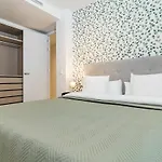 Apartamento Bright 2-bedroom With A Terrace And Pool *