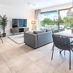 Bright 2-bedroom With A Terrace And Pool Estepona