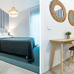 Bright 2-bedroom With A Terrace And Pool Apartamento Estepona