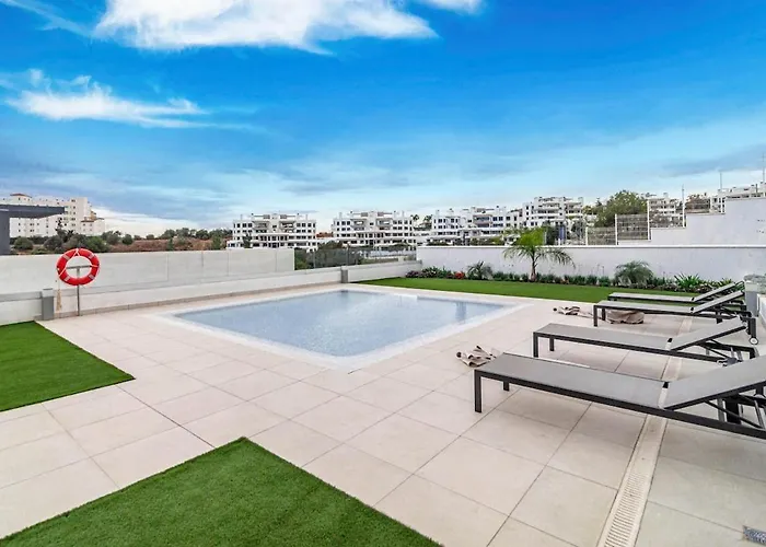 Bright 2-bedroom With A Terrace And Pool *