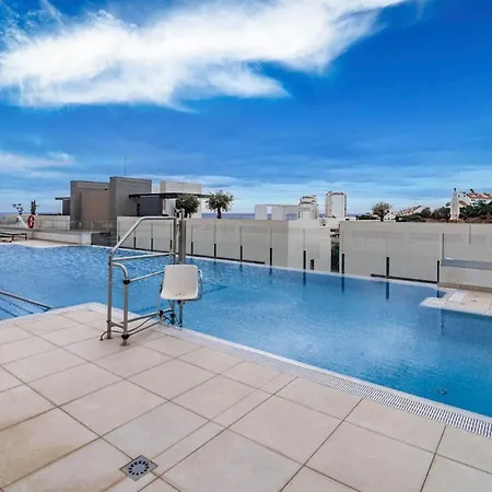 Apartman Bright 2-bedroom With A Terrace And Pool