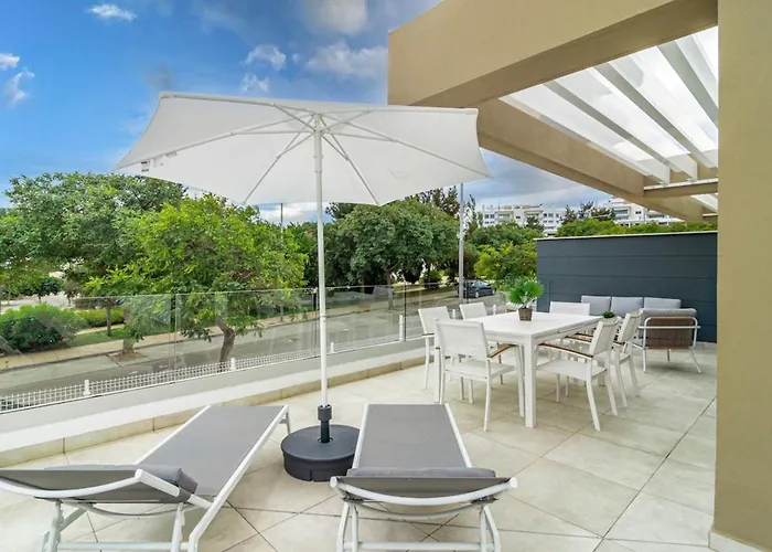 Bright 2-bedroom With A Terrace And Pool * Estepona