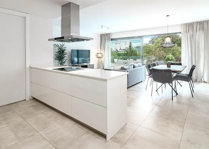 Bright 2-bedroom With A Terrace And Pool