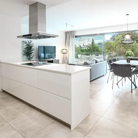 Bright 2-bedroom With A Terrace And Pool