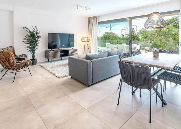 Bright 2-bedroom With A Terrace And Pool Estepona