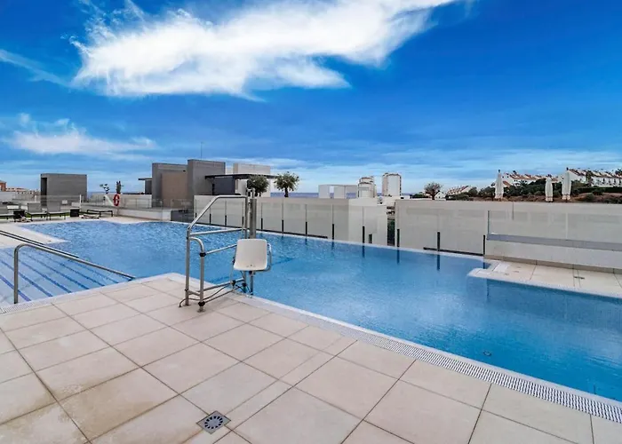 Lejlighed Bright 2-bedroom With A Terrace And Pool