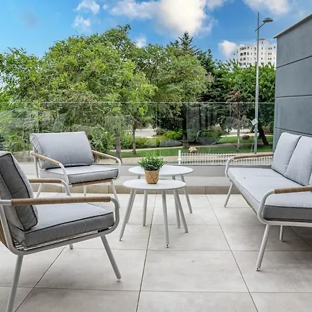 Appartamento Bright 2-bedroom With A Terrace And Pool